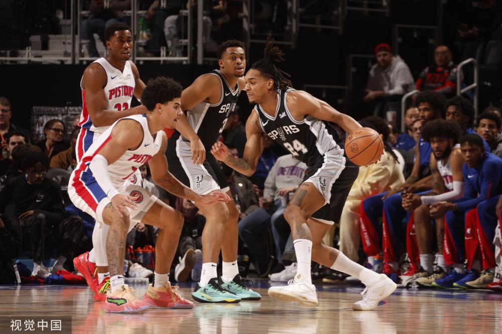 进攻端的犀 进攻端的犀